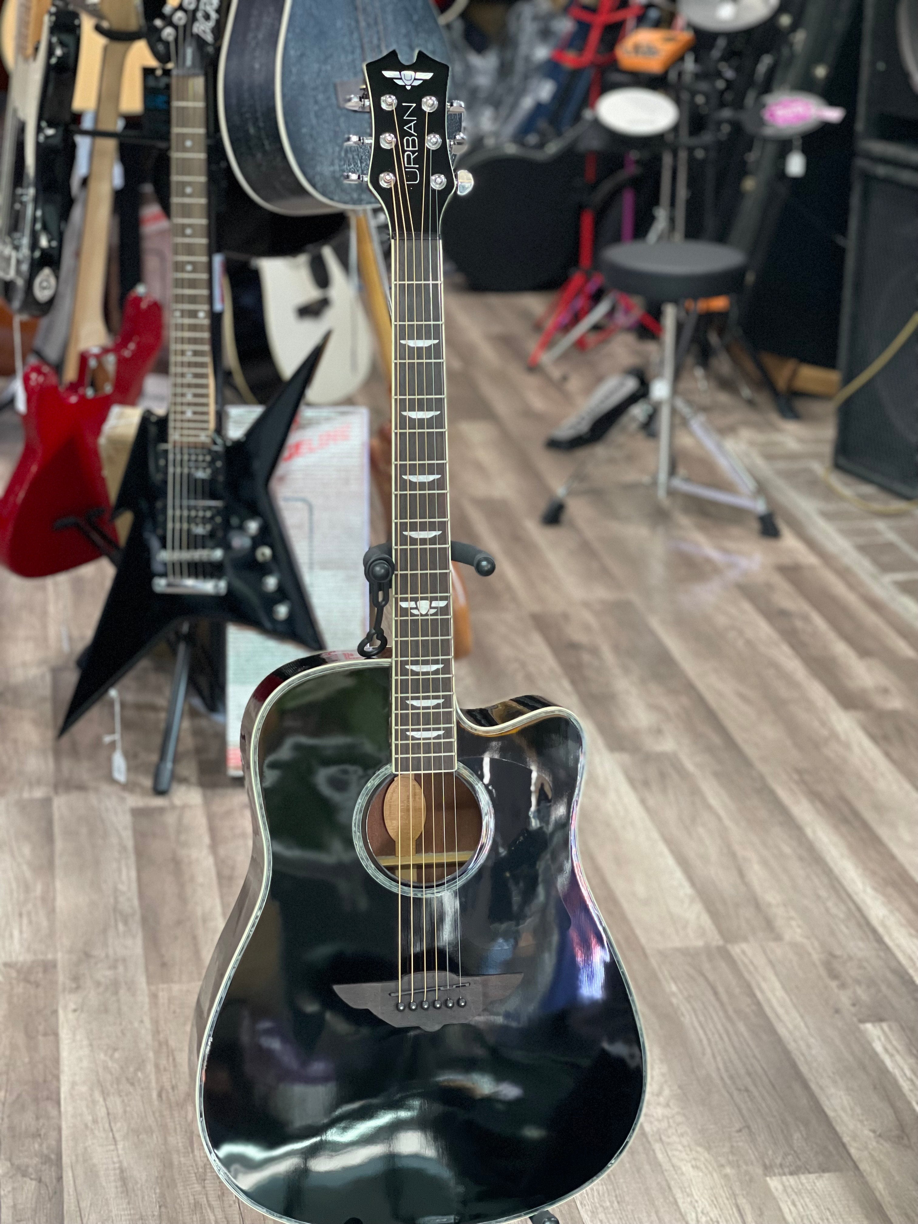 Player Acoustic Keith Urban